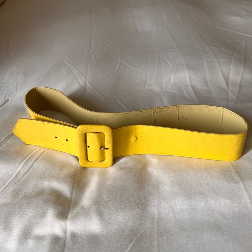 Yellow Vintage Square belt